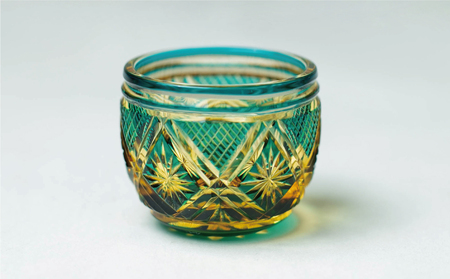 【薩摩切子】 中猪口（ちょこ）菊紋 グリーンアンバー 伝統的工芸品 鹿児島