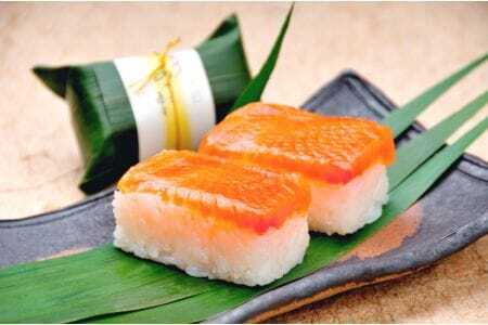 M320　紀州あせ葉寿司２１個入（鯖・鯛・鮭）