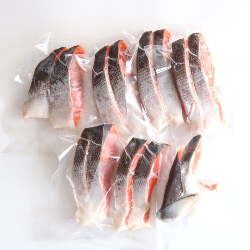 
            《天然塩 紅鮭切身》1.5尾分 (2850gから3000g) 昔ながらのシンプル製法／塩だけで製造 [1145]
          