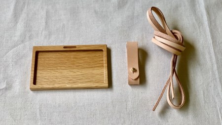 ネームカードホルダー　(オーク)　ヌメ革ネックストラップ付き ネームホルダー カードホルダー IDカードケース【018S003】