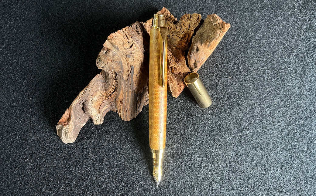 
                  【 チョイス限定 】 金桑 （ 縮み杢 ） の万年筆N 文房具 文具 筆記用具 万年筆
                