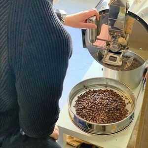 デカフェ（カフェインレス　臨界二酸化炭素抽出法採用ドイツ製　生豆原産国ブラジル）　遠赤外線焙煎500ｇ　コーヒー豆 珈琲 豆