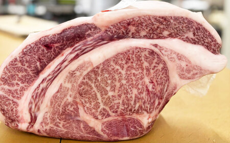 厳選佐賀牛 極 肩ロース ブロック 2kg / ブランド牛 黒毛和牛 牛肉 / 佐賀県 / 有限会社片岡精肉店[41AEAC018]