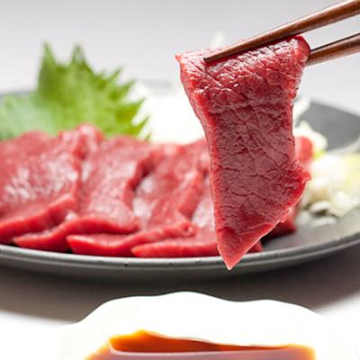ふるさと納税 富士吉田市 甲斐の国発 国産赤身馬刺し 200g (100gブロック×2本) |  | 01