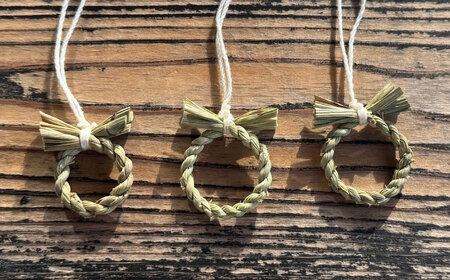 まこものしめかざり　小サイズストラップ　島根県松江市/豊付堂　真菰　マコモ　しめ縄　お祓い　お守り[ALEM009]