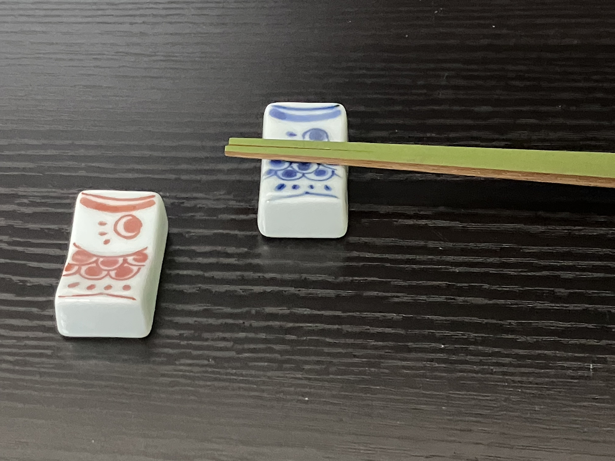 伊万里焼 鯉のぼり（マゴイ・ヒゴイ）小付・箸置セット H1065_イメージ4