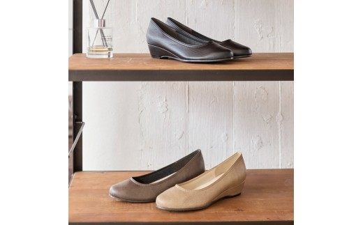 
                  ウェッジプレーンパンプス＜サイズ・カラー選択可＞レディース パンプス 3.5cmヒール ウエッジソール 幅広 甲高 外反母趾 ゆったり幅 大人気 靴 お仕事靴
                