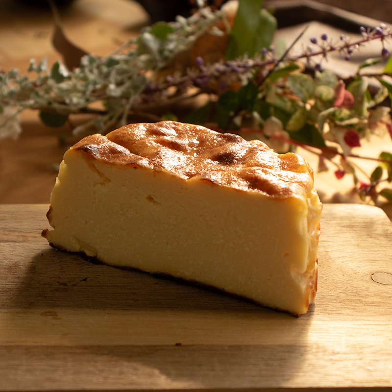 バスクチーズケーキ 直径12cm 4号 （チーズ ケーキ チーズスイーツ ケーキ クリスマス プレゼント デザート スイーツ 手作り ハンドメイド ギフト お祝い 誕生日 人気 おすすめ 愛媛県 松山