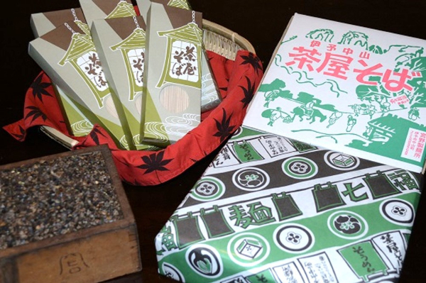 B99　出汁文化のまち伊予のそば6束・めんつゆ2本セット