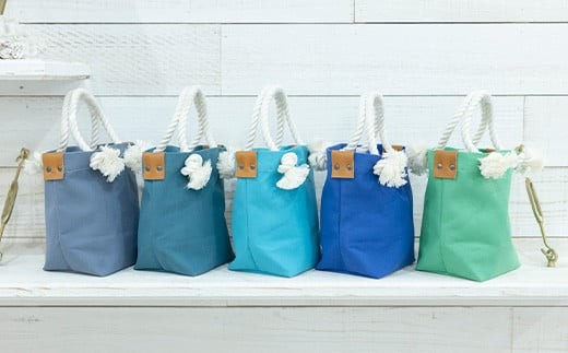 当返礼品は【カラー:コーラルB】となります。ご注意ください。