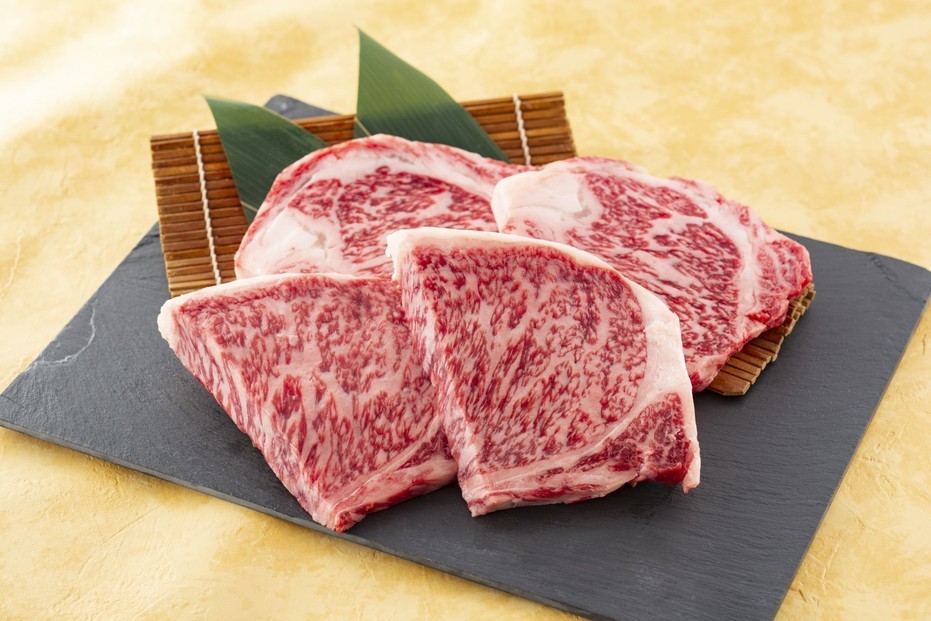 
                  A4／A5等級 博多和牛 サーロインステーキ 3～4人前 約500g
                