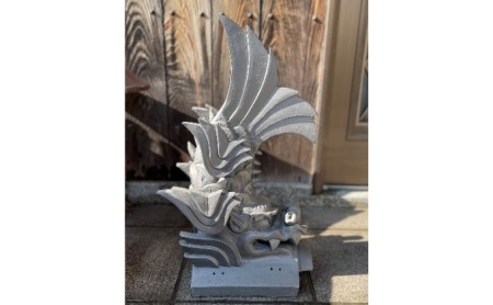 瓦細工師手作り　【鯱】 置き物 迫力 インテリア 瓦屋根大棟 両端 建物 守り神 いぶし粘土瓦 