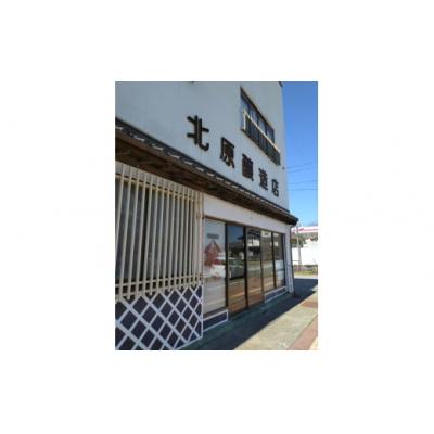 ふるさと納税 伊那市 木桶で天然熟成、無添加もろみをそのまんましぼった醤油 2本セット(うすくち1L、こいくち1L) |  | 01