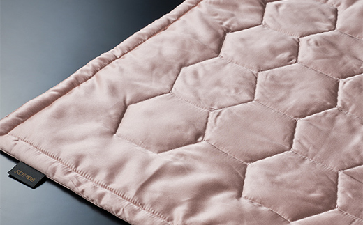 「毎日シルクに包まれて眠りたい」【中わた 富岡産シルク100％】 シルク掛布団（シングルサイズ） ピンクゴールド シルク 絹 贈り物 ギフト 国産 F21E-433