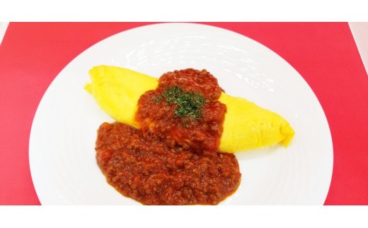 完熟トマトを使用し、たまねぎとにんじんの刻み野菜がたっぷり入ったケチャップです。　