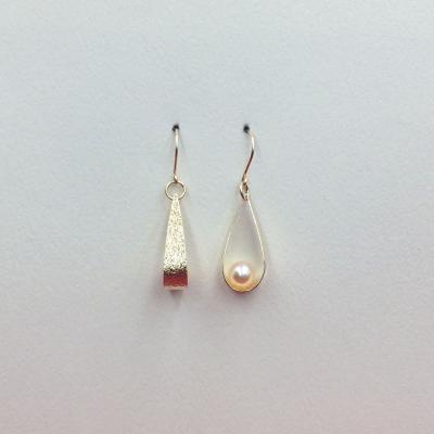 ふるさと納税 甲府市 K18 あこや真珠4.5mm槌目仕上げ　ピアス APE4482 |  | 01