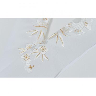 ふるさと納税 伊丹市 半衿　松竹梅にふくらすずめの柄　刺繍　白地に白と金の糸  [54030220] |  | 03