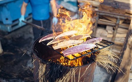 鮮度抜群！魚市場直送の藁焼きカツオのタタキ3-4人前／Ems-A01