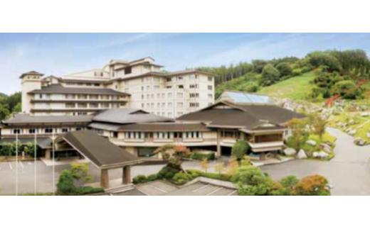 【母畑温泉 八幡屋】 ペア宿泊券（1泊2食付）【平日限定】【23009AA0101】