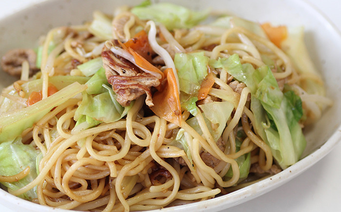 いつもの塩焼きそばもきのこ風味に大変身！