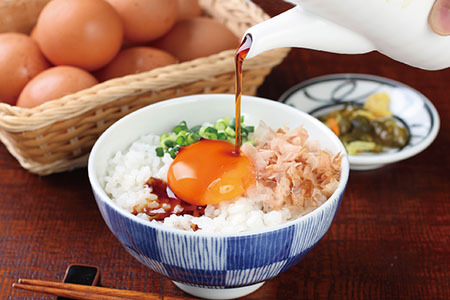ミネラルを豊富に含んだ越前赤玉子50個（45個＋卵割れ補償5個）