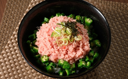 【県水の熟成まぐろ】漁師作りプレミアム、熟成サーモンたたき、まぐろカマ煮詰め合わせセット（まぐろたたき、サーモンたたき各500g×1、まぐろカマ煮2個入り×2） | 高品質 鮪 まぐろ 脂 たたき ま