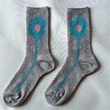【ezu】flower jacquard socks / グレー◆靴下◆おしゃれ◆立体感【1643665】