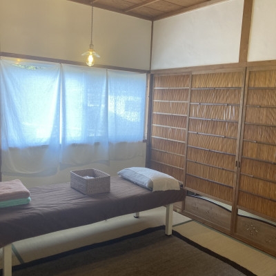 
                  ＜大阪・千早赤阪村＞自然に囲まれた古民家での鍼灸施術/問診+鍼灸初診150分※女性限定【1709371】
                