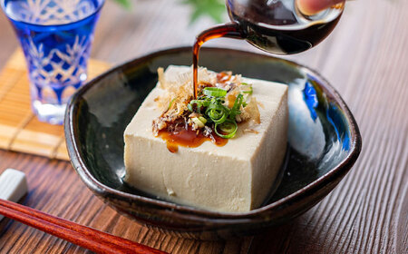 純搾りしょうゆ 200ml×4本【株式会社山内本店】[BHAE068]