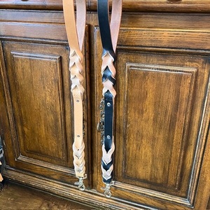 「25ｍｍ幅」極厚無垢ベンズの本革ショートリード 本革 ベンズ リード 犬 小型犬 中型犬 大型犬 カラー：黒