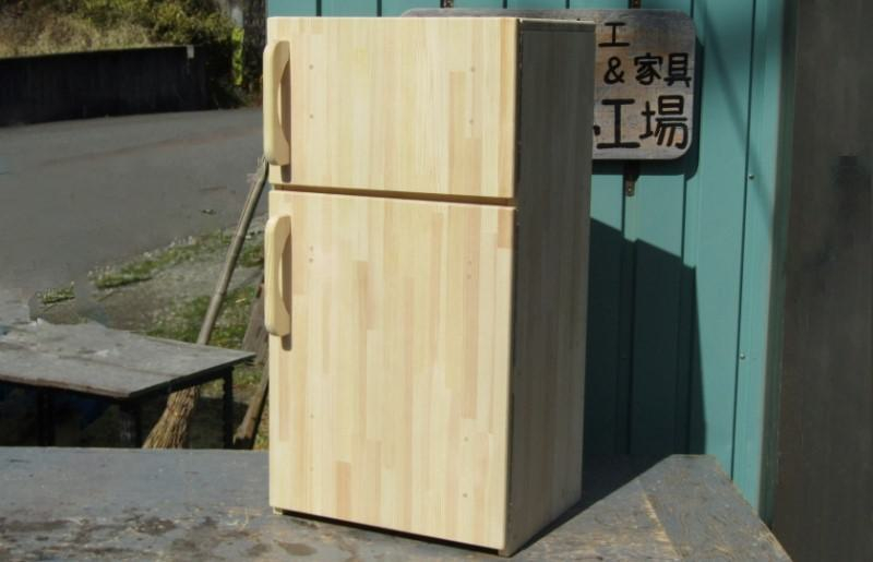 
手作り木製 収納メインの大型冷蔵庫
