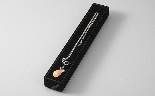 淡水パール付き金箔桜貝ネックレス