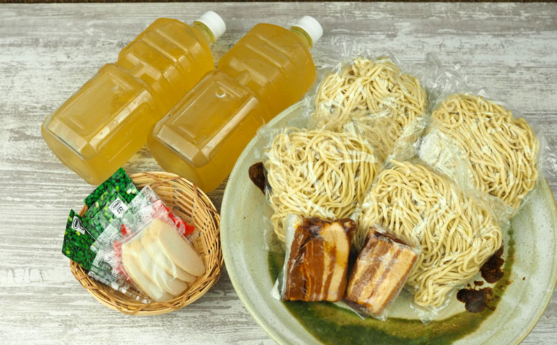玉家の三枚肉そば（4食セット） 沖縄そば 生? 三枚肉 玉家 沖縄そば王 受賞 人気 そば ご当地グルメ 郷土料理 肉 豚肉 4人前 セット 豚バラ 観光 定番 お手軽 沖縄県 北中城村