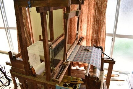 伝統工芸 本庄絣 ネクタイ ＜赤橙色＞ 伝統 織物 工芸 工芸品 ギフト 贈り物 父の日 お祝い ファッション 小物 関東 F5K-055