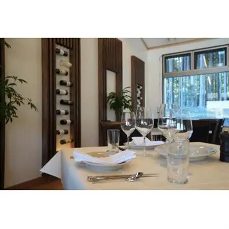 静岡県伊東市【奏の森リゾート】STEAK HOUSE AGED　熟成肉堪能コース　ペアお食事券_旅行券・チケット 食事券  _【1487783】