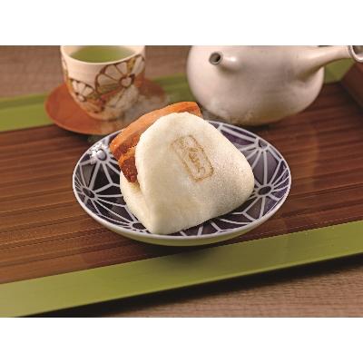 ふるさと納税 長崎県 【岩崎本舗】大とろ角煮まんじゅう10個入箱 |  | 01