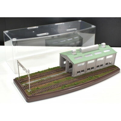 【ふるさと納税】鉄道模型ジオラマ展示台ケース付き 複線機関庫と3線路(TOMIX)【1598539】