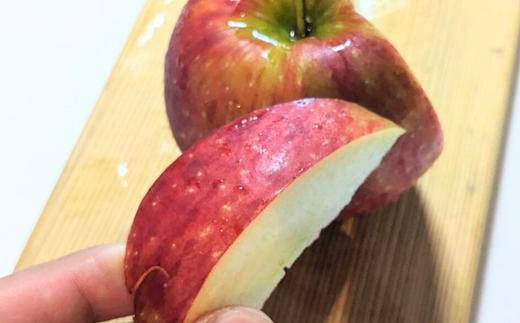 リップという名のとおり、鮮やかなりんご！