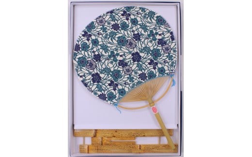 日永うちわ　香る（大）  両用うちわ立て付　Ｂ花と草　青