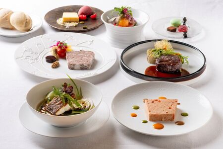 ツキシュールラメール ディナーペア-お食事券 ［株式会社 エスワイリパブリック］【007016】 ﾚｽﾄﾗﾝ ﾁｹｯﾄ 食事券 ﾍﾟｱ ﾃﾞｨﾅｰ ｺｰｽ ﾌﾚﾝﾁ 記念日