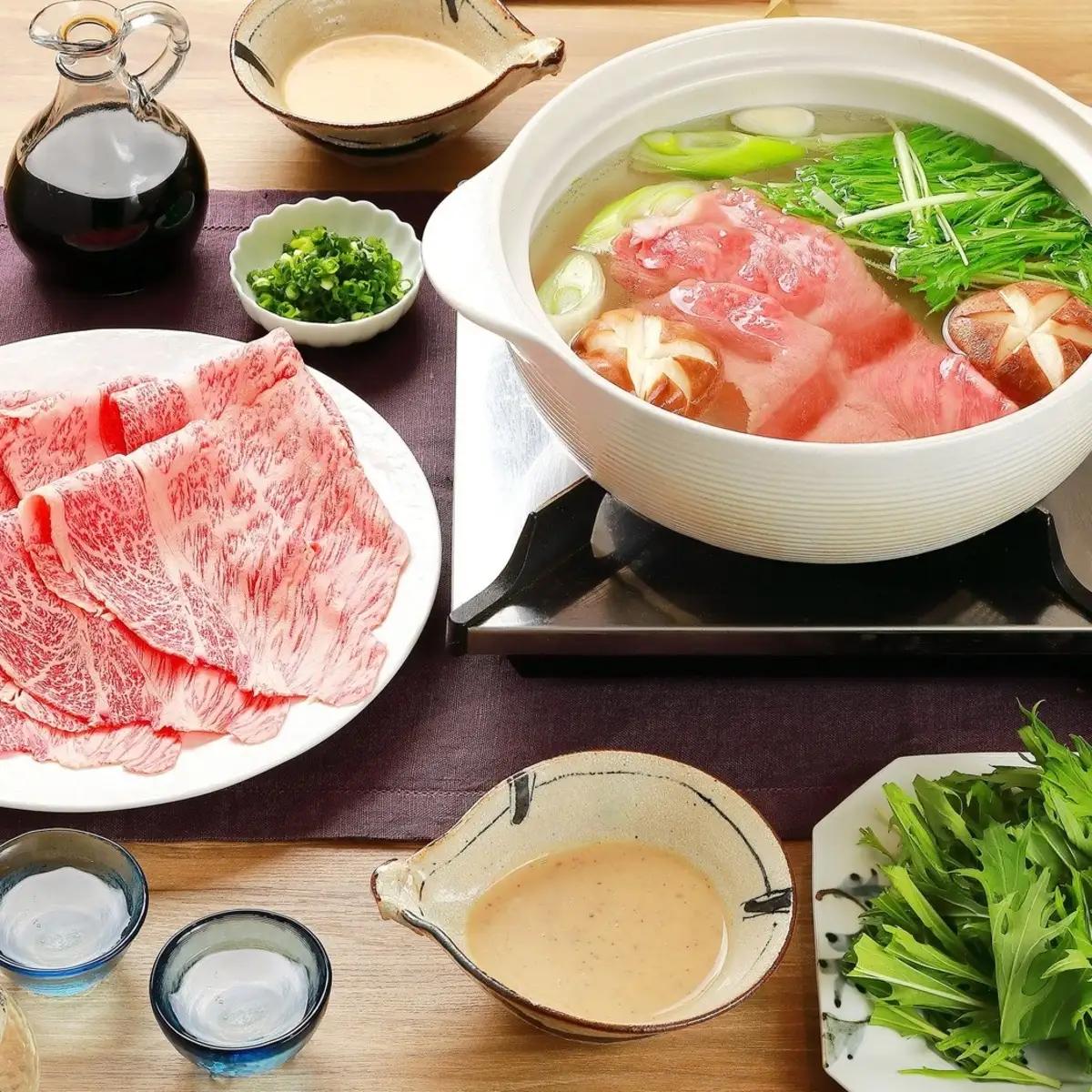 近江牛「かど萬」しゃぶしゃぶ用モモ肉 約550g 近江牛