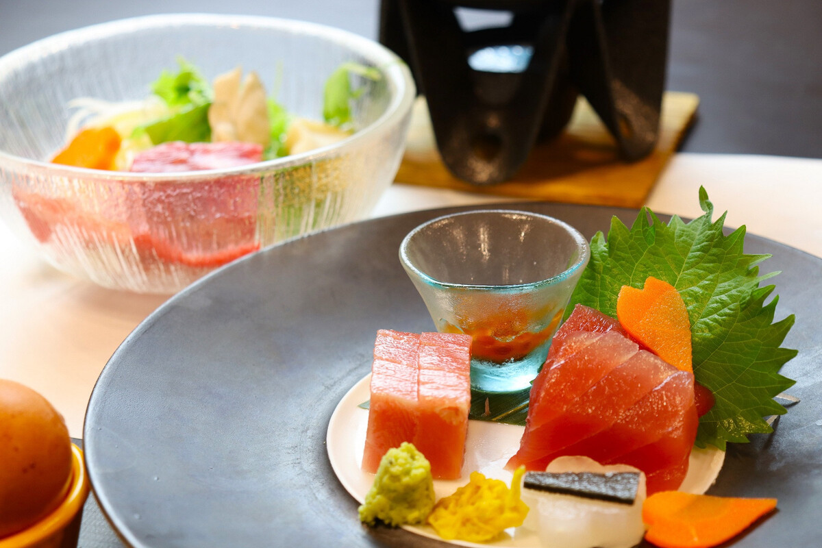 【ホテル浦島】平休日1泊2食付ペア宿泊券 ＜山上館和洋室＞