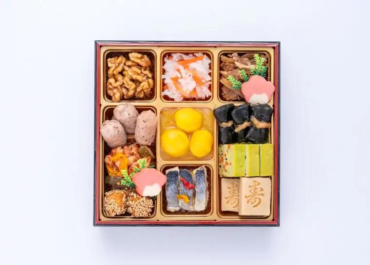 千賀屋謹製 2027年 迎春おせち料理「おもいやり」和風三段重 3人前 全38品 冷蔵_12月31日配送【G0176】