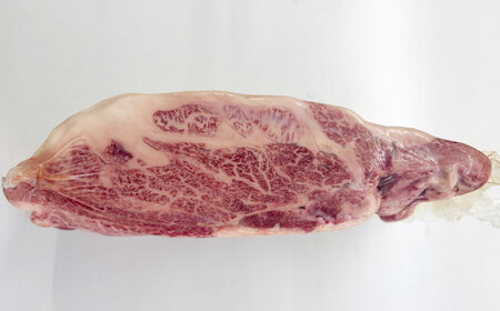 厳選佐賀牛 肩ロース ブロック 2kg / ブランド牛 黒毛和牛 牛肉 / 佐賀県 / 有限会社片岡精肉店[41AEAC019]