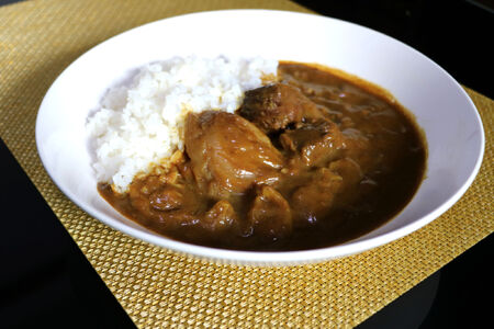 丸小本店 老舗肉屋の淡路島産の玉ねぎまるごと和牛カレー 2人前450g× 5個セット　レトルト【1510334】