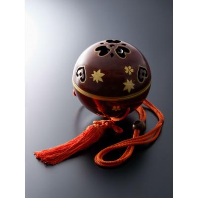 ふるさと納税 富山県 吊香炉『薫珠』(R)春秋(金蒔桧)本漆・拭き漆(こげ茶色)大(14cm)朱色房・紐