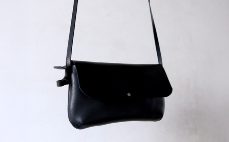 お散歩ポーチワイド（ブラック） topiv アクセサリーポーチ / 本革 牛革 小浜市 / topiv [BFAI011]