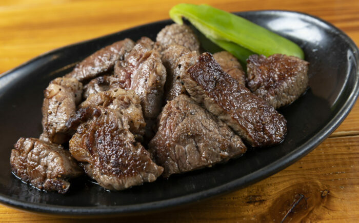 【訳あり】味付き佐賀牛サイコロステーキ 200g 上場亭秘伝のスパイス付 / サイコロステーキ スパイス 佐賀牛 / 佐賀県 / 上場食肉 [41AOCS047]