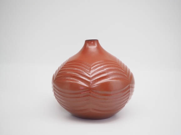 
                  銅打出壺　第41回日本金工展出品 ／ 海野雲雄 金工 伝統工芸 工芸美術 埼玉県 No.474
                