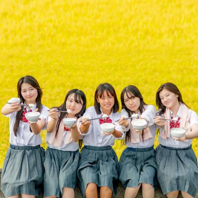 ふるさと納税 十日町市 【農家×女子高生】県認証特栽魚沼コシヒカリ(精米)3kgとかぐらなんばん・ホッポロ漬 各100g |  | 03